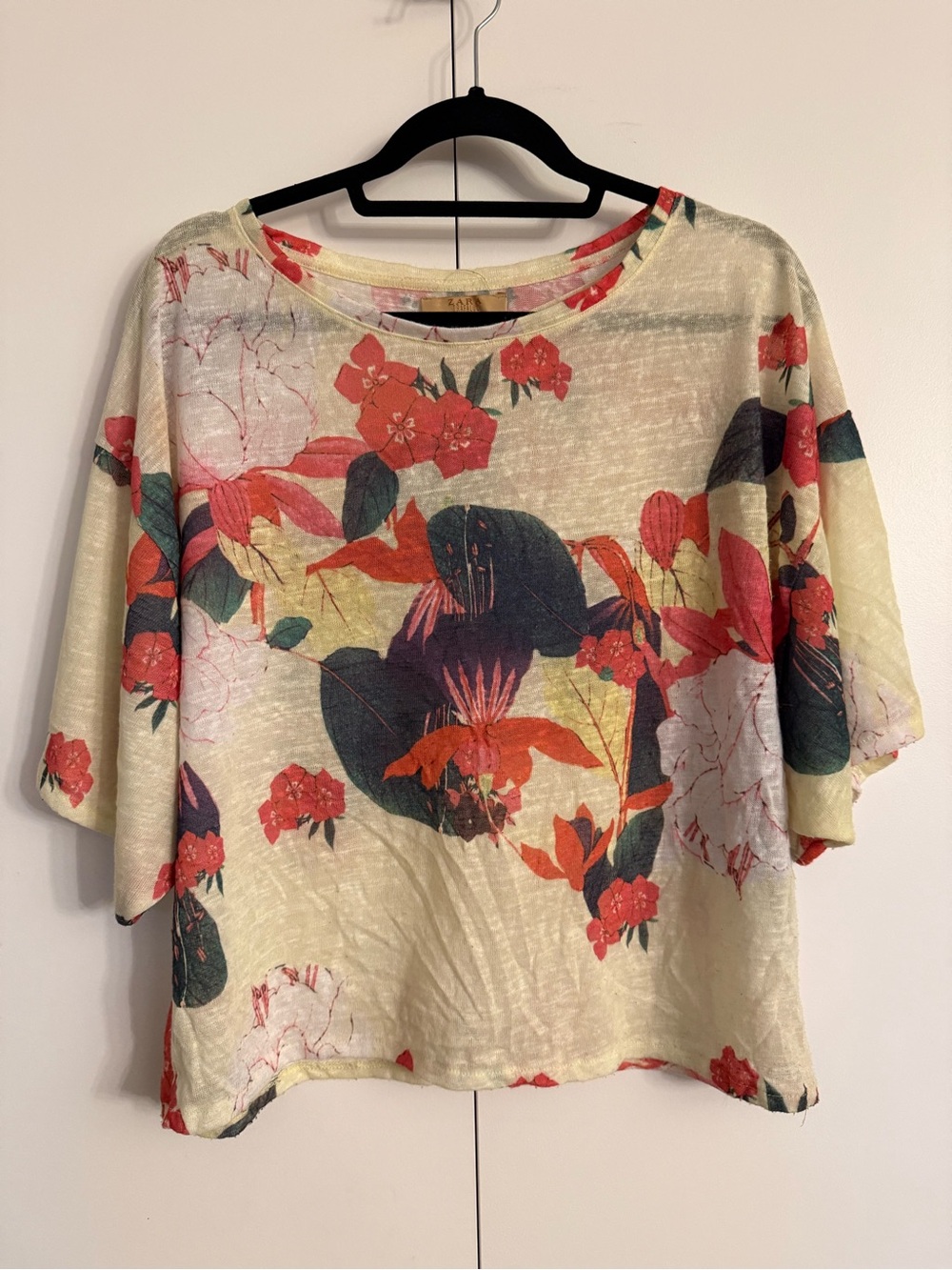 Floral Dolman-Style Top: Zara Trafaluc